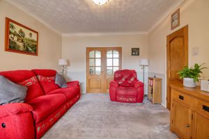 Lounge/Diner- click for photo gallery